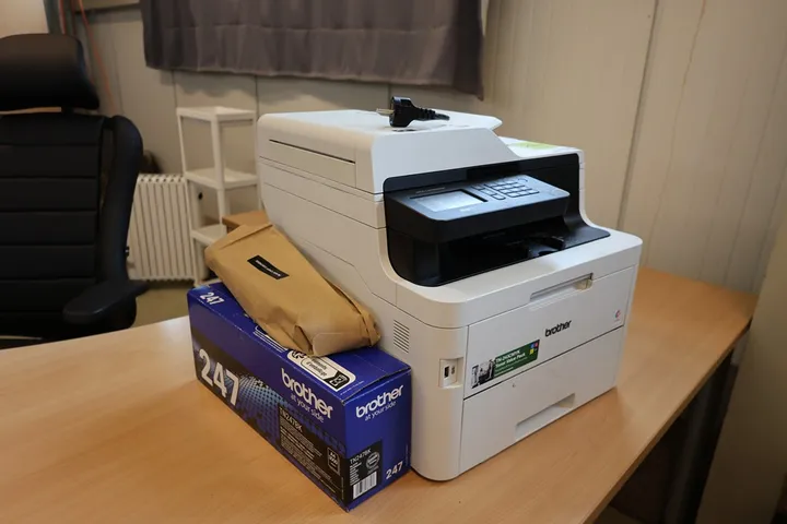 1 x MFC Drucker Typ: MFC - L3750CDW